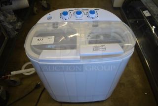 DecoHome DGWSHM02 Washer / Spinner. 110 Volts, 1 Phase.