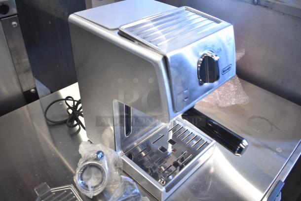 DeLonghi ECP3630 Countertop Coffee Machine. 120 volts, 1 Phase. - Image 2 of 8