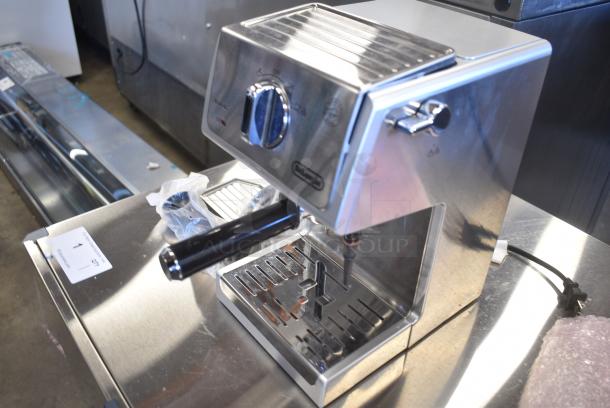 DeLonghi ECP3630 Countertop Coffee Machine. 120 volts, 1 Phase. - Image 3 of 8