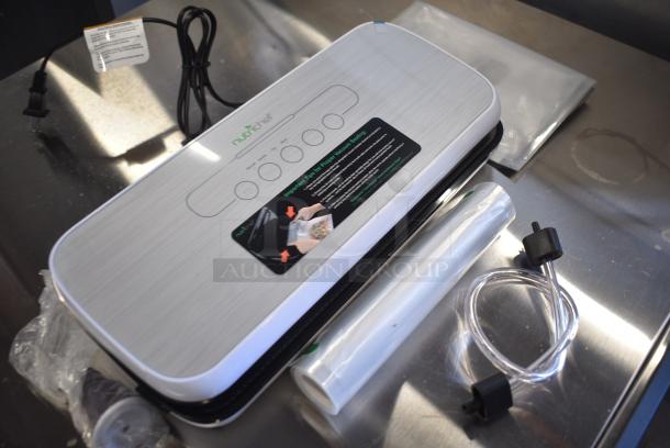 NutriChef PKVS18 Automatic Food Vacuum Sealer. 120 Volts, 1 Phase. - Image 2 of 9