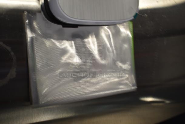 NutriChef PKVS18 Automatic Food Vacuum Sealer. 120 Volts, 1 Phase. - Image 5 of 9