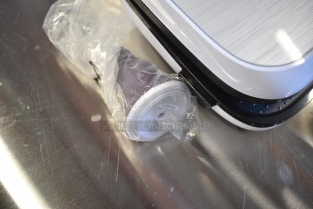 NutriChef PKVS18 Automatic Food Vacuum Sealer. 120 Volts, 1 Phase. - Image 6 of 9