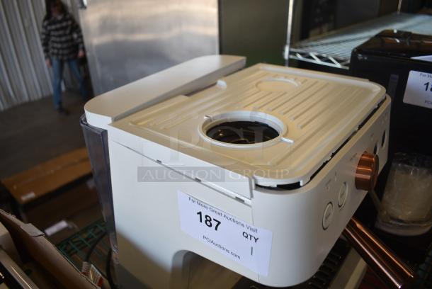Cafe C7CESAS4R1W3 Countertop Coffee Machine. 120 Volts, 1 Phase. - Image 4 of 7