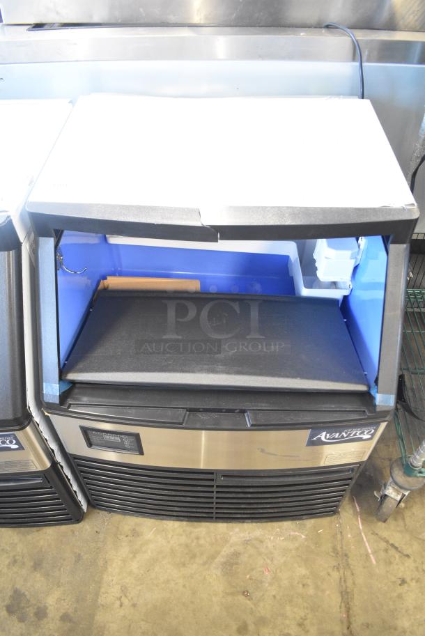 BRAND NEW SCRATCH AND DENT! 2024 Avantco 194UCF280A Stainless Steel Commercial 26" Air Cooled Undercounter Full Cube Ice Machine - 299 lb. 115 Volts, 1 Phase. - Image 1 of 8