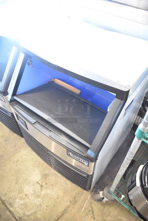 BRAND NEW SCRATCH AND DENT! 2024 Avantco 194UCF280A Stainless Steel Commercial 26" Air Cooled Undercounter Full Cube Ice Machine - 299 lb. 115 Volts, 1 Phase. - Image 3 of 8