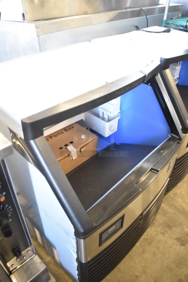 BRAND NEW SCRATCH AND DENT! 2024 Avantco 194UCF280A Stainless Steel Commercial 26" Air Cooled Undercounter Full Cube Ice Machine - 299 lb. 115 Volts, 1 Phase. - Image 2 of 2