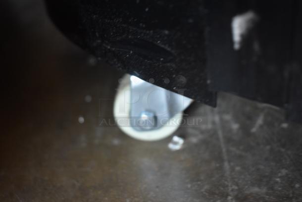 BRAND NEW SCRATCH AND DENT! Avantco 193BCR15HCB Black Circular Glass Refrigerated Display Case on Commercial Casters. See Pictures for Glass Damage. 110-120 Volts, 1 Phase. Tested and Working! - Image 8 of 10