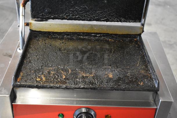 Avantco Stainless Steel Commercial Countertop Panini Press. 120 Volts, 1 Phase. Tested and Working! - Image 6 of 12