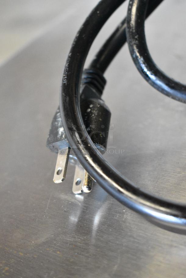 Avantco Stainless Steel Commercial Countertop Panini Press. 120 Volts, 1 Phase. Tested and Working! - Image 8 of 12