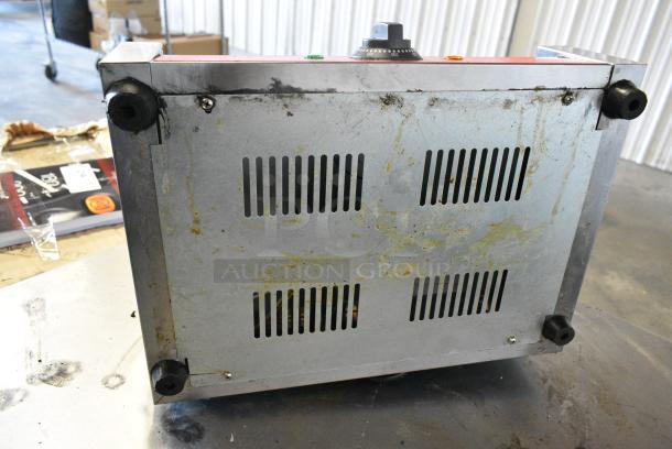 Avantco Stainless Steel Commercial Countertop Panini Press. 120 Volts, 1 Phase. Tested and Working! - Image 12 of 12