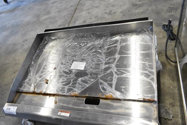 BRAND NEW SCRATCH AND DENT! Cooking Performance Group CPG 351GMCPG36NL Stainless Steel Commercial Countertop Natural Gas Powered Flat Top Griddle. 90,000 BTU. - Image 6 of 8