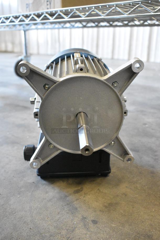 BRAND NEW SCRATCH AND DENT! 2024 Nidec 2712U1567 Motor. 115-120 Volts, 1 Phase. - Image 3 of 6