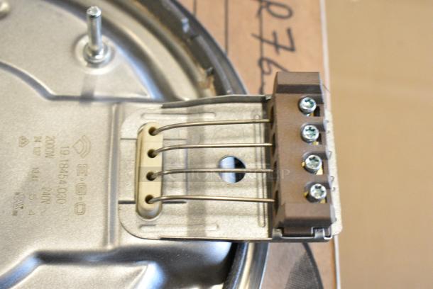 BRAND NEW SCRATCH AND DENT! Garland / US Range 2590202 Sealed Element 240V 180Mm HP2590202 - Image 6 of 10
