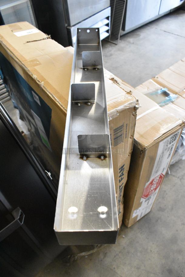 BRAND NEW SCRATCH AND DENT! Metal Unit - Image 1 of 4