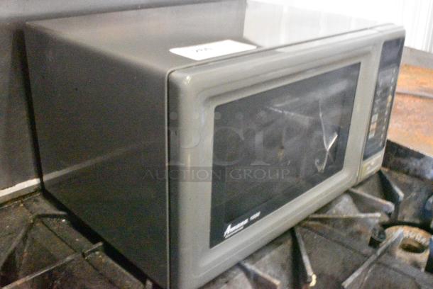 Amana LD10 Metal Countertop Microwave Oven. 120 Volts, 1 Phase. - Image 2 of 8
