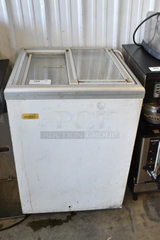 Excellence 04280815 Metal Chest Freezer Merchandiser. 115 Volts, 1 Phase. Tested and Working!
