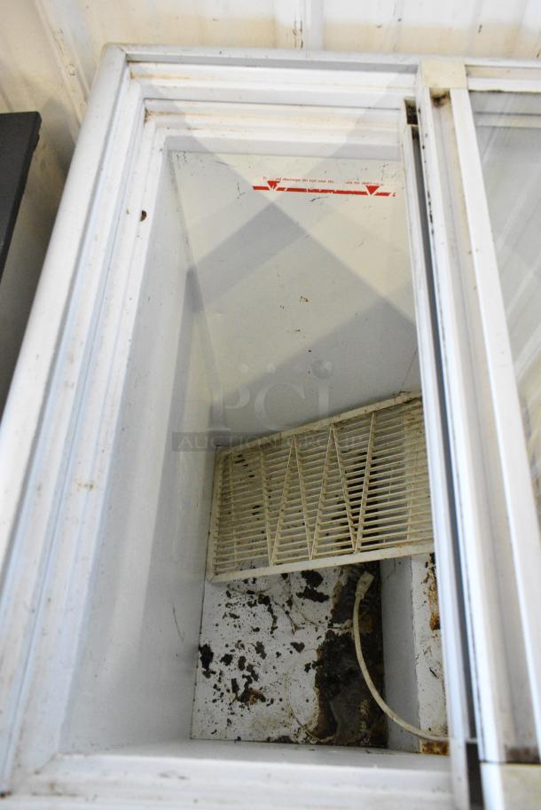 Excellence 04280815 Metal Chest Freezer Merchandiser. 115 Volts, 1 Phase. Tested and Working! - Image 4 of 7