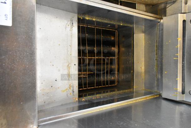 Pitco Frialator SG14 Stainless Steel Commercial Floor Style Natural Gas Powered Deep Fat Fryer. 110,000 BTU. - Image 3 of 5