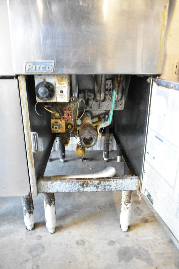 Pitco Frialator SG14 Stainless Steel Commercial Floor Style Natural Gas Powered Deep Fat Fryer. 110,000 BTU. - Image 4 of 5