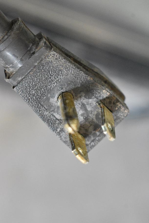 True GDM-23 Metal Commercial Single Door Reach In Cooler Merchandiser. 115 Volts, 1 Phase. Tested and Working! - Image 3 of 5