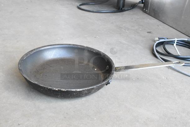 11 Various Metal Items Including Skillets and Baking Pans. 11 Times Your Bid! - Image 6 of 10