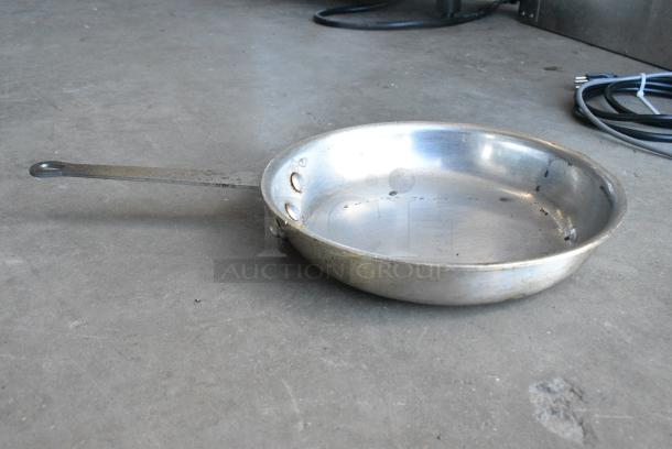 11 Various Metal Items Including Skillets and Baking Pans. 11 Times Your Bid! - Image 7 of 10