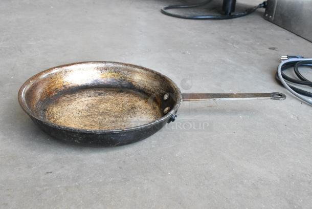 11 Various Metal Items Including Skillets and Baking Pans. 11 Times Your Bid! - Image 9 of 10