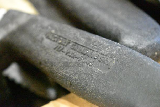 100 SHARPENED Stainless Steel Knives Including Bread Knife. 100 Times Your Bid! - Image 5 of 5