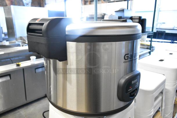BRAND NEW SCRATCH AND DENT! Galaxy 177GRCS60 60 Cup (30 Cup Raw) Sealed Electric Rice Cooker / Warmer. 120 Volts, 1 Phase. - Image 2 of 9