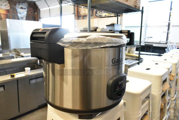 BRAND NEW SCRATCH AND DENT! Galaxy 177GRCS60 60 Cup (30 Cup Raw) Sealed Electric Rice Cooker / Warmer. 120 Volts, 1 Phase. - Image 2 of 9