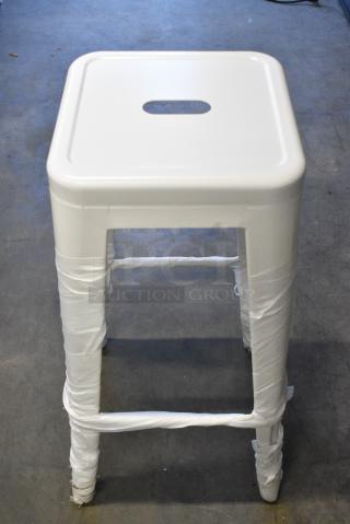 50 BRAND NEW SCRATCH AND DENT! Lancaster Table & Seating Alloy Series White Outdoor Backless Barstool. 50 Times Your Bid!