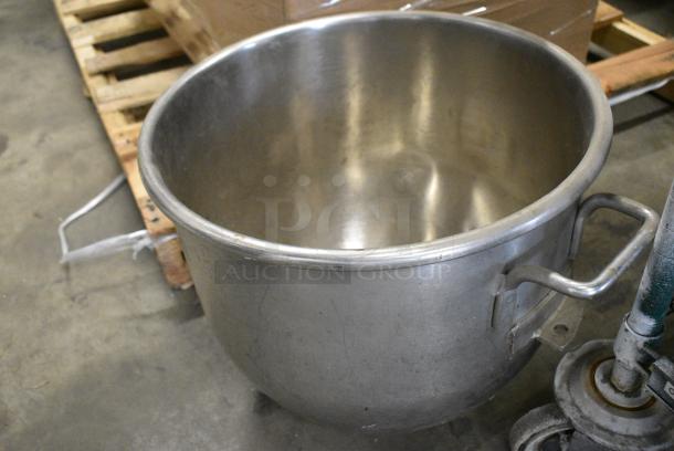 Metal Mixing Bowl. - Image 3 of 3