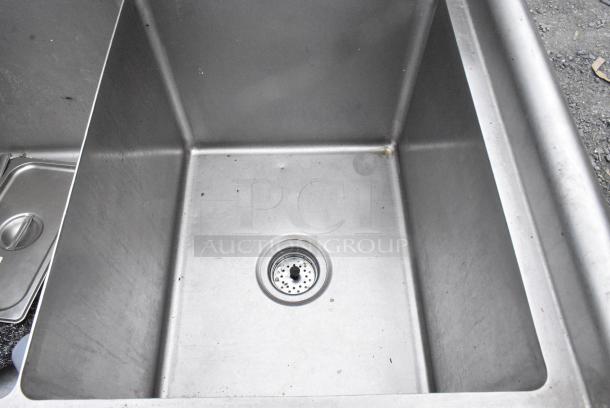 Stainless Steel 3 Bay Sink w/ Faucet, Handles and Spray Nozzle Attachment. - Image 3 of 8
