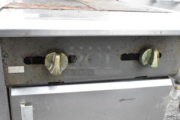 Vulcan Stainless Steel Commercial Natural Gas Powered Flat Top Griddle, Salamander Cheese Melter on Commercial Casters. - Image 5 of 7