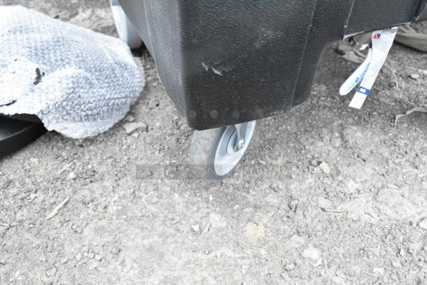 BRAND NEW SCRATCH AND DENT! Carlisle Black Poly Portable Ice Bin on Casters. - Image 6 of 6