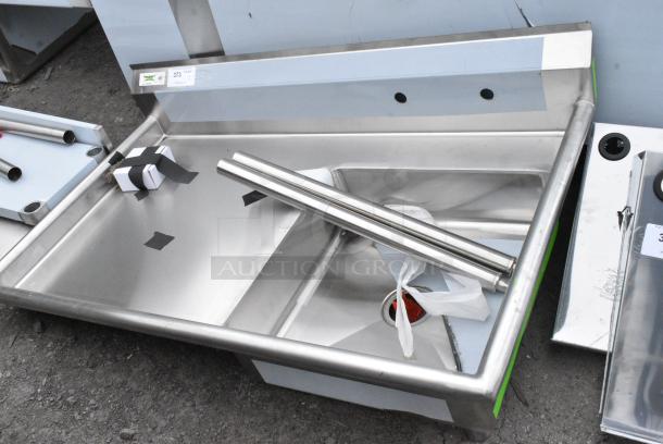 BRAND NEW SCRATCH AND DENT! Regency 600UDT50R 50" 16-Gauge Stainless Steel Soiled / Dirty Undercounter Dishtable - Right Drainboard - Image 2 of 6
