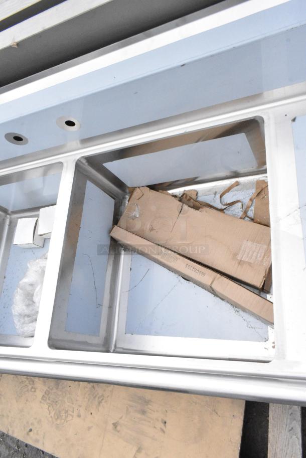 BRAND NEW SCRATCH AND DENT! Regency 600S32323224 Stainless Steel 3 Bay Sink w/ Dual Drain Boards. No Legs. - Image 4 of 8