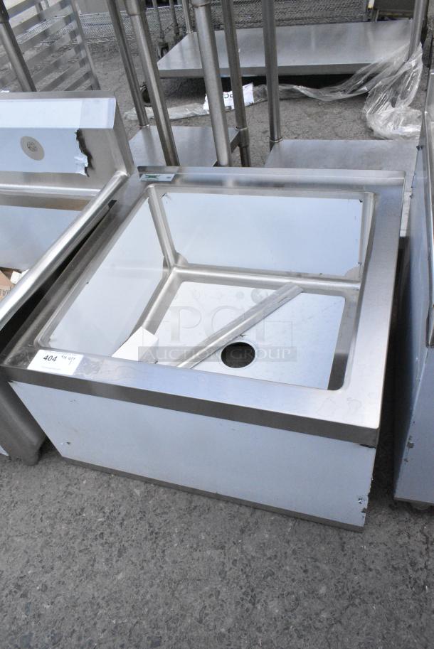 BRAND NEW SCRATCH AND DENT! Regency 600SM242412 29" 16-Gauge Stainless Steel One Compartment Floor Mop Sink - 24" x 24" x 12" Bowl - Image 2 of 4