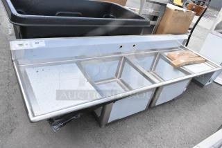 BRAND NEW SCRATCH AND DENT! Regency 600S22424224 Stainless Steel 2 Bay Sink w/ Dual Drain Boards.