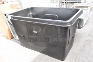 BRAND NEW SCRATCH AND DENT! Lavex Black Poly Tilt Truck