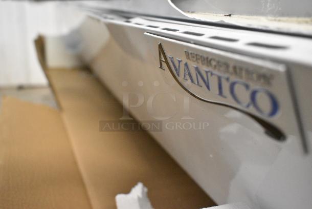 BRAND NEW SCRATCH AND DENT! Avantco Metal Commercial Countertop Display Case Merchandiser. Tested and Does Not Power On - Image 8 of 10