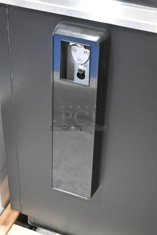 BRAND NEW SCRATCH AND DENT! 2024 Avantco 178HBB80HC Stainless Steel Commercial Back Bar Bottle Cooler w/ 3 Sliding Lids. 115 Volts, 1 Phase. Tested and Working! - Image 4 of 9