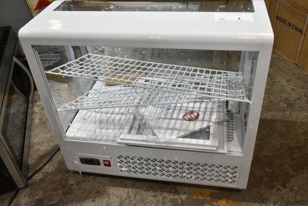 BRAND NEW SCRATCH AND DENT! KoolMore CDC-3C-WH Countertop Display Refrigerator - 3.6 Cu Ft 110-120 Volts, 1 Phase. Tested and Working! - Image 3 of 5