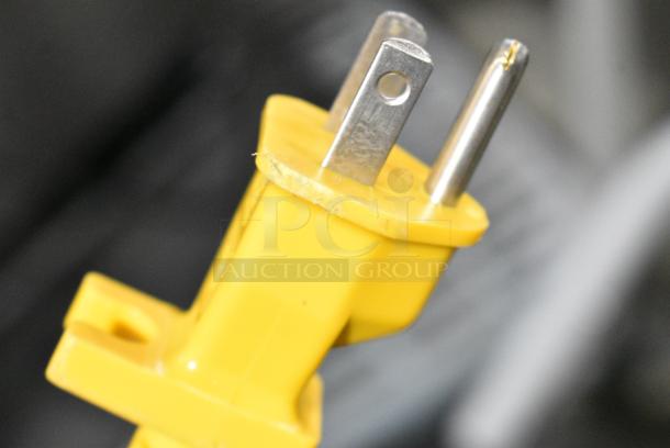 BRAND NEW SCRATCH AND DENT! Karcher CV 66/2 1.012-588.0 26" Bagged Wide Area Vacuum Cleaner, 9 Gallon. 110 Volts, 1 Phase. Tested and Working! - Image 3 of 7
