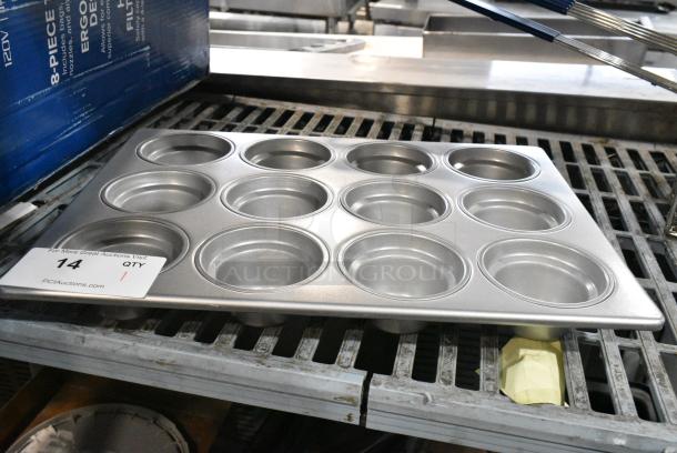 BRAND NEW SCRATCH AND DENT! Metal 12 Cup Muffin Baking Pan - Image 1 of 2