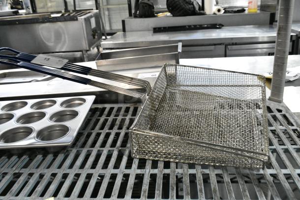 2 BRAND NEW SCRATCH AND DENT! Metal Fry Baskets. 2 Times Your Bid! - Image 1 of 3