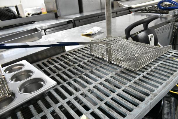 2 BRAND NEW SCRATCH AND DENT! Metal Fry Baskets. 2 Times Your Bid! - Image 2 of 3