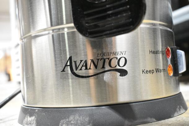 BRAND NEW SCRATCH AND DENT! Avantco CU30CETL 30 Cup (150 oz.) Double Wall Stainless Steel Coffee Urn / Coffee Percolator. 120 Volts, 1 Phase. - Image 3 of 9