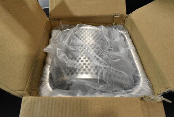 BRAND NEW SCRATCH AND DENT! Choice 176CBS13 Stainless Steel Butter Spreader - Image 1 of 3