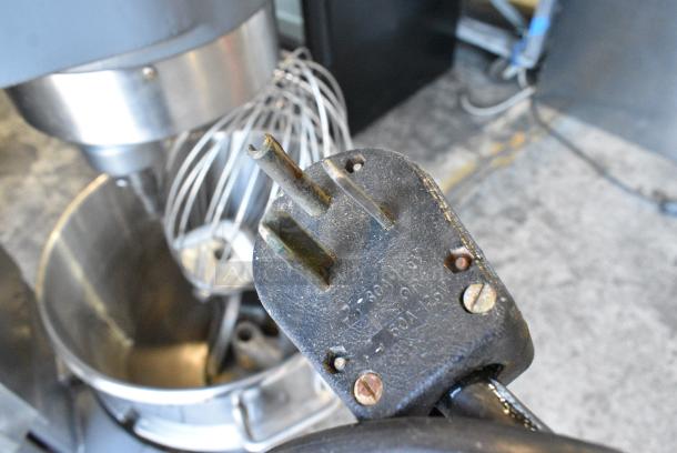 Hobart H-600 Metal Commercial Floor Style 60 Quart Planetary Dough Mixer w/ Stainless Steel Mixing Bowl, Whisk, Dough Hook Attachment and Pelican Head. 115 Volts, 1 Phase. - Image 4 of 10